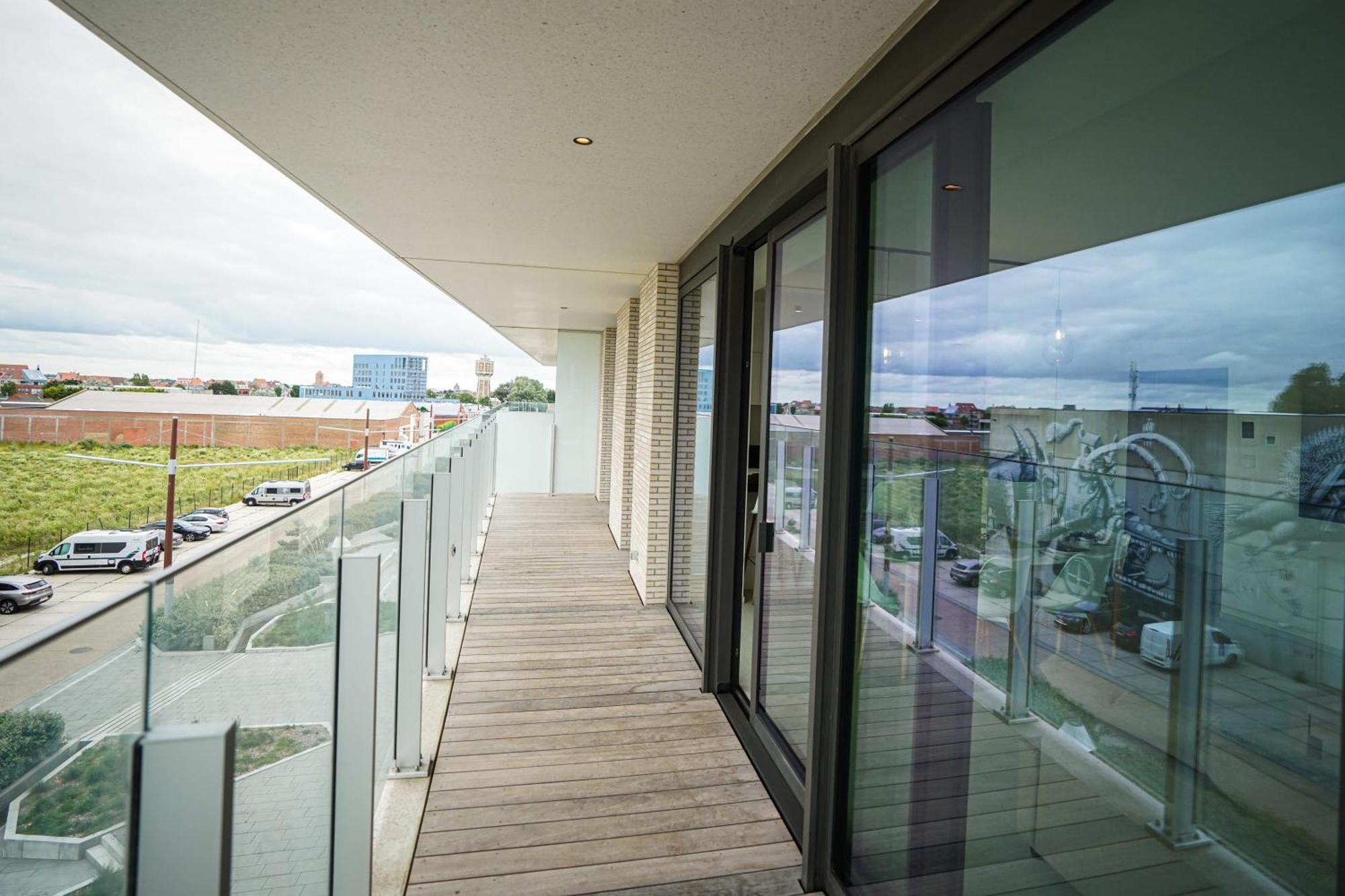 Huswell - Beautiful Apartment With Communal Pool And Gym Oostende Eksteriør billede