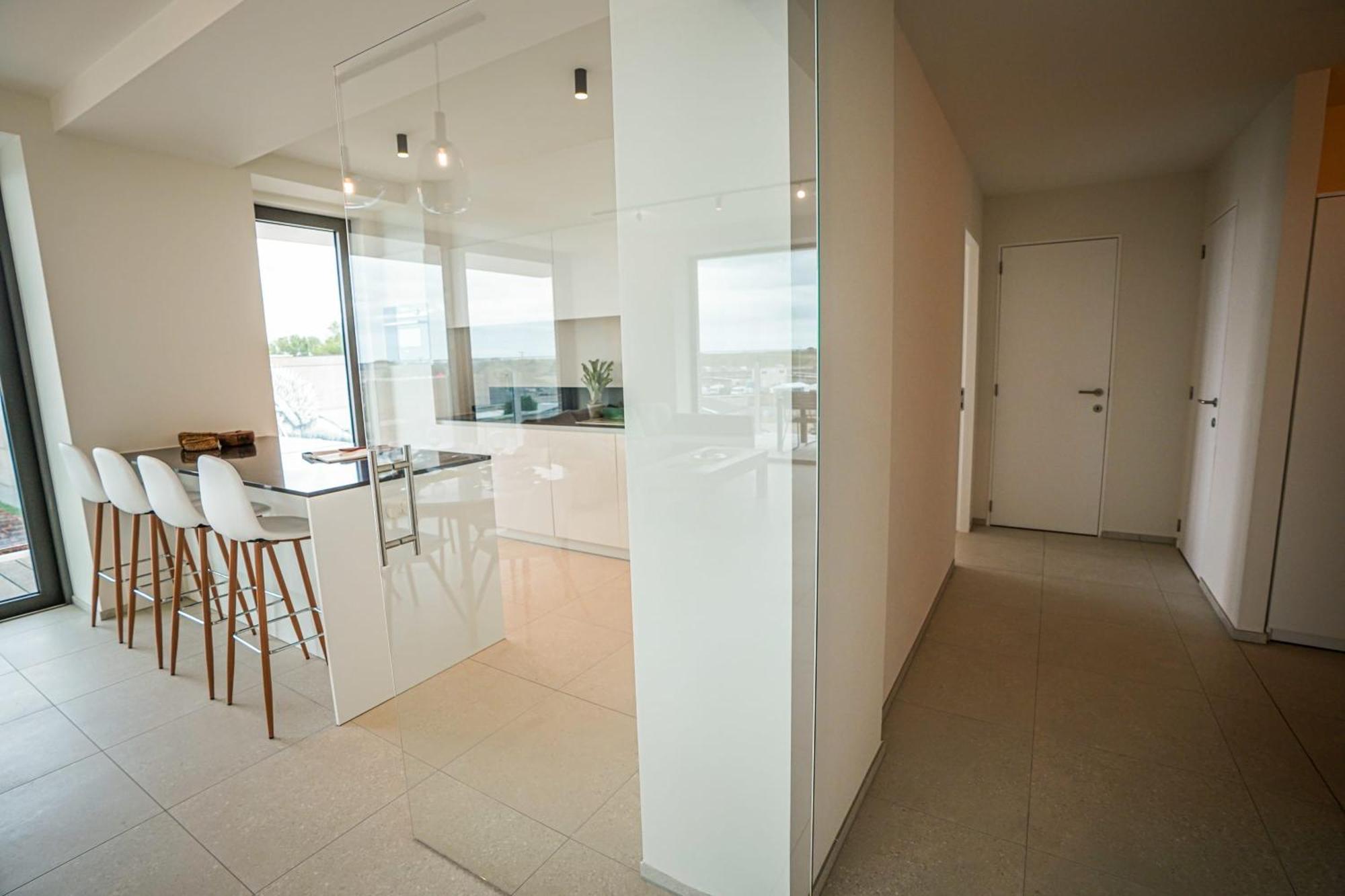 Huswell - Beautiful Apartment With Communal Pool And Gym Oostende Eksteriør billede